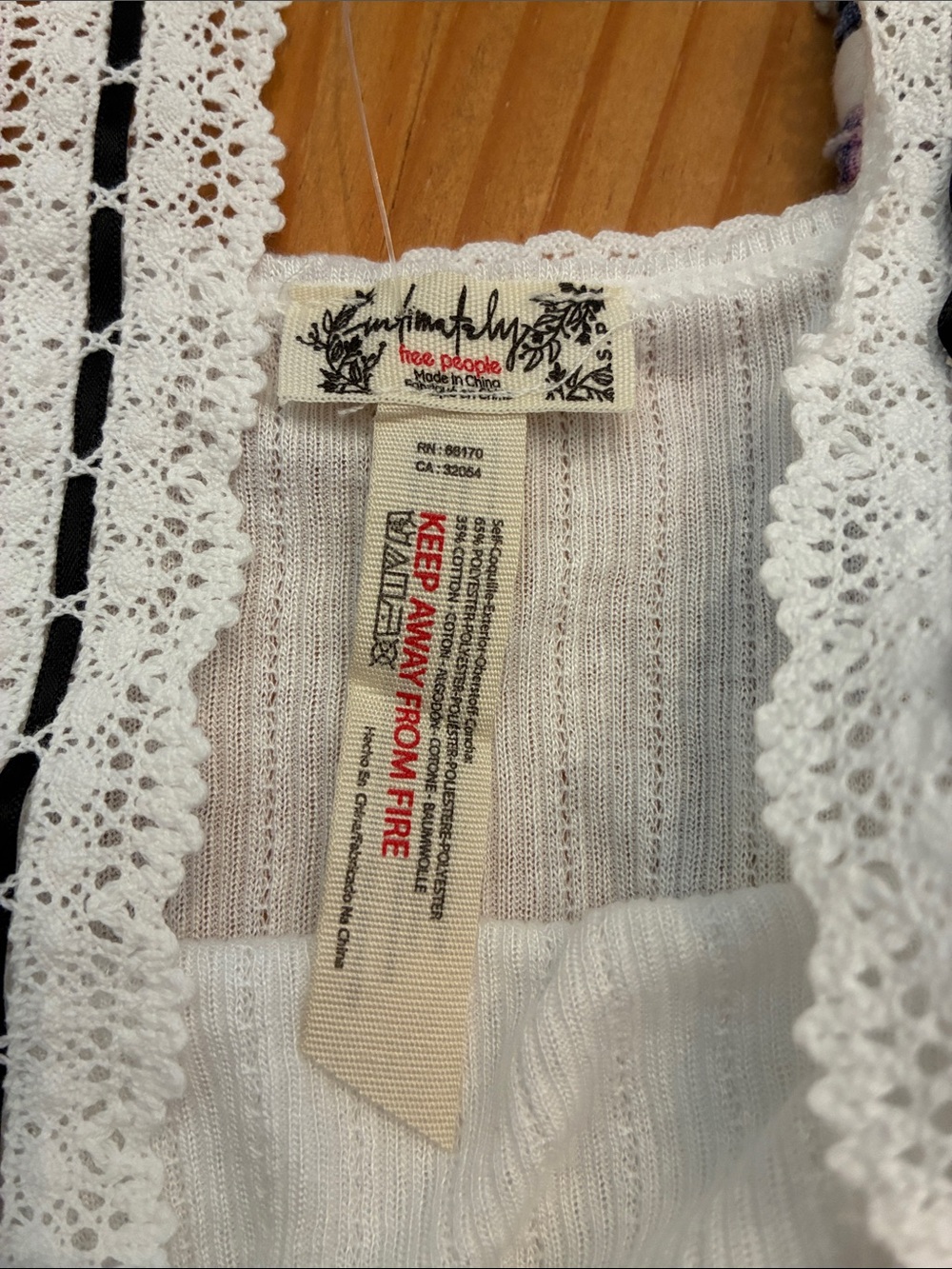 Intimately Free People Women’s White Lace-Trim Ribbed Tank Top, small NWT - Picture 4 of 5